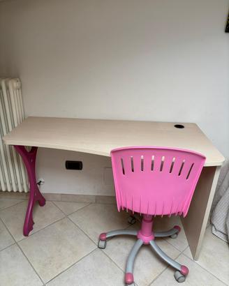 Scrivania, sedia, cubo ‘Moretti Compact’