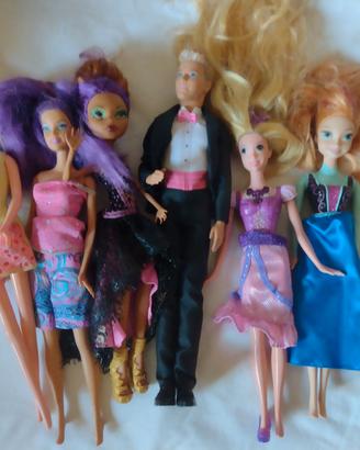 Lotto 17 pezzi Bambole/Veicoli (Barbie, Bratz,etc
