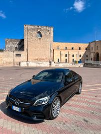 Mercedes Classe C220d coupè da vetrina