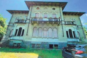 Immobile in asta di 393 m² con più di 5 locali e b