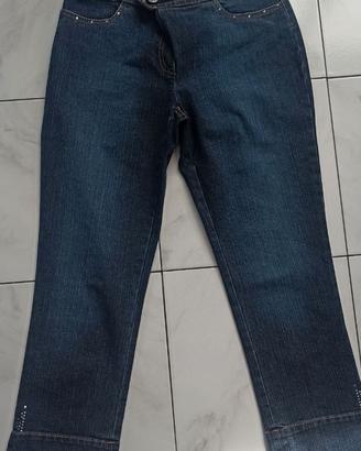 Jeans pinocchietto con strass