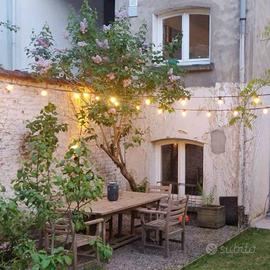 Casa indipendente di 180 m² con più di 5 locali a 