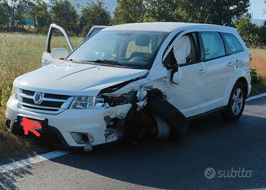 Fiat Freemont bianco 170cv versione Urban ricambi