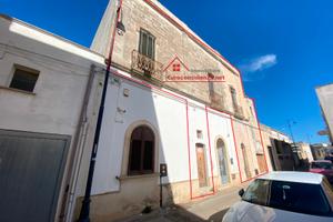 Palazzo a Melissano con giardino