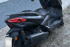 Yamaha X Max 300