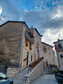Casa frazionabile con due ingressi