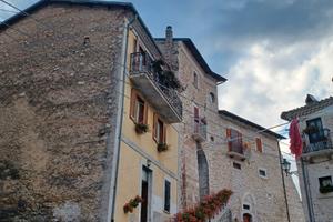 Casa frazionabile con due ingressi
