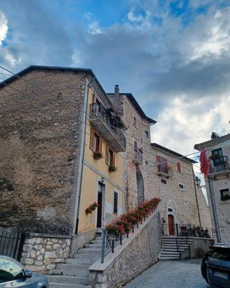 Casa frazionabile con due ingressi
