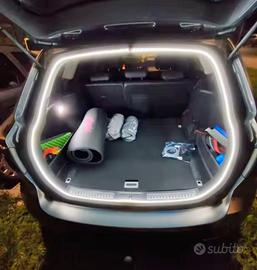 Striscia LED Bagagliaio Auto – Luce Universale 12V