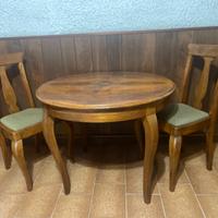 Tavolo rotondo con coppia sedie