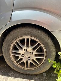 4 cerchi in lega Ford con gomme
