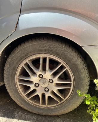 4 cerchi in lega Ford con gomme