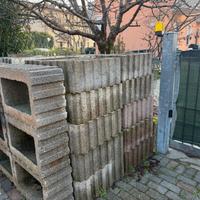 Autobloccanti -blocchi di contenimento