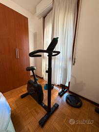 Cyclette domyos autoalimentata