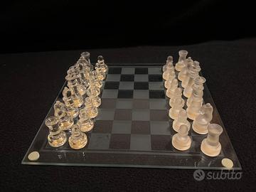 Scacchi da tavolo di vetro (Contrattabile)