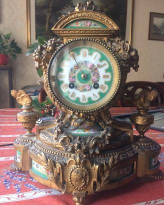 Orologio da tavolo + 2 candelabri antichi