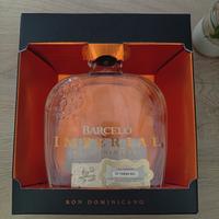 Bottiglia vuota di Rum Barcelò Imperial con scatol