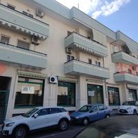 Negozio San Giorgio Ionico [rm44-locACG]