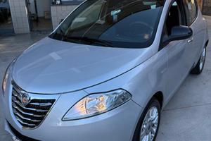 Lancia ypsilon 1.3 mtj 95 cv diesel motore nuovo