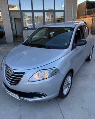 Lancia ypsilon 1.3 mtj 95 cv diesel motore nuovo