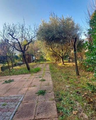 Villa di 361 m² con più di 5 locali e box auto a P