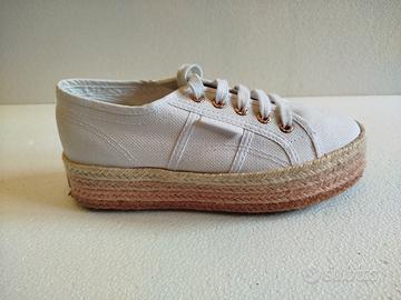 Scarpe Superga con zeppa 