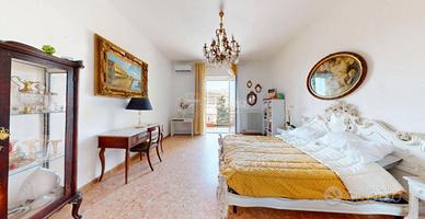 Stanza matrimoniale, studentessa