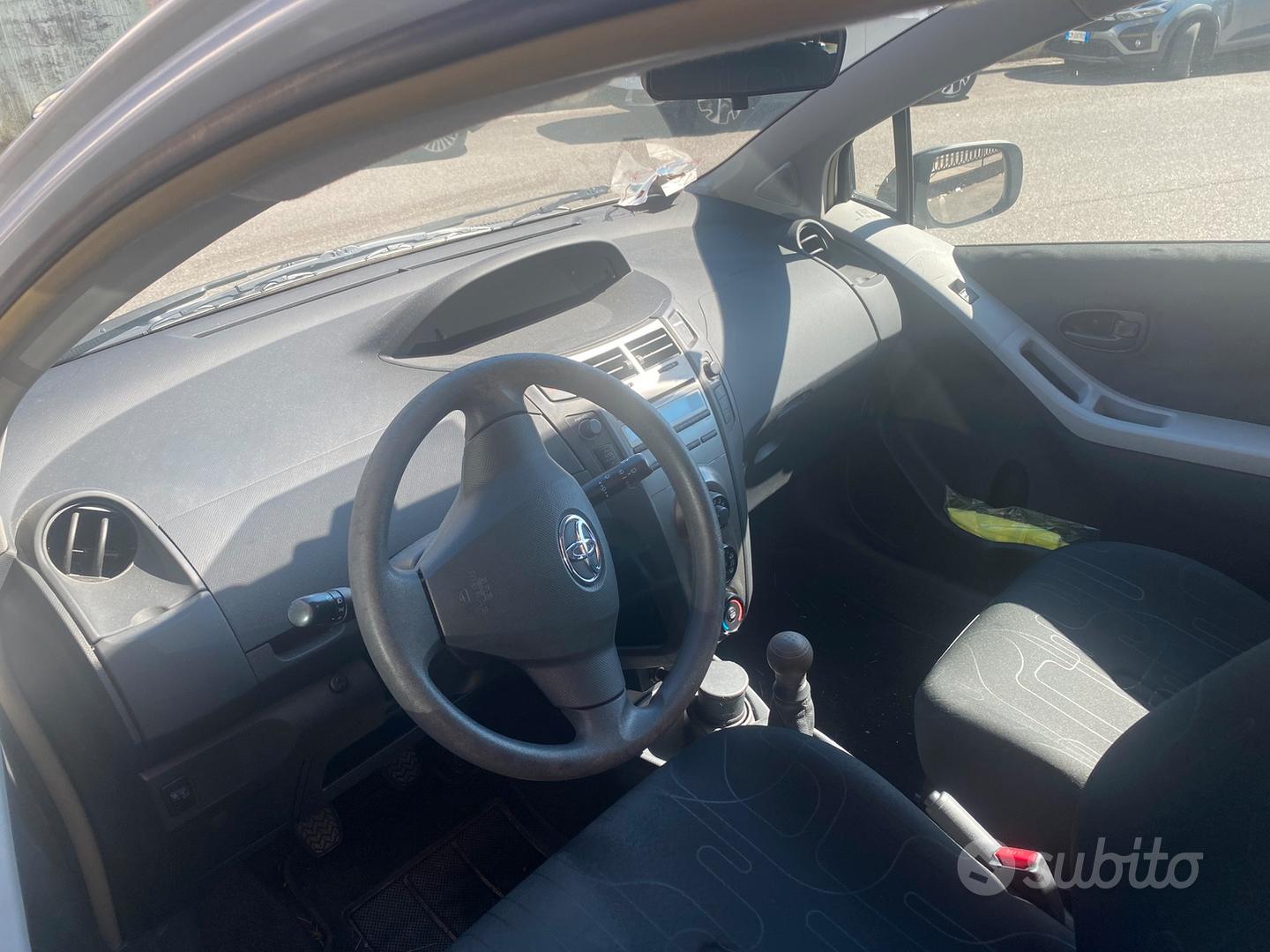 Toyota Yaris 2010 photo 4