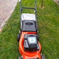 tagliaerba Husqvarna con motore Briggs stratton 