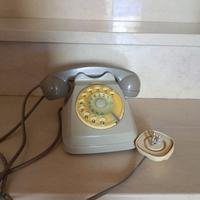 Telefono vintage grigio
