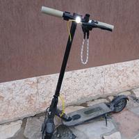 Monopattino Elettrico per pezzi di ricambi funzio
