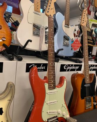 Fender Stratocaster Candy Apple Red ( Nuova )