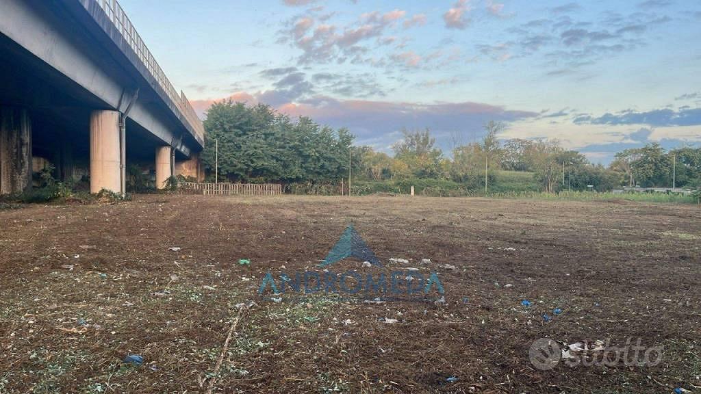 Terreno di 2300 m² a Grumo Nevano - Altro