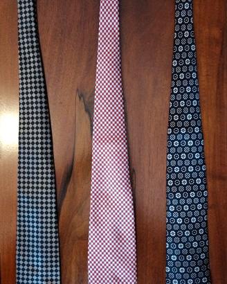 3 cravatte di alta sartoria con fantasia geom/flor