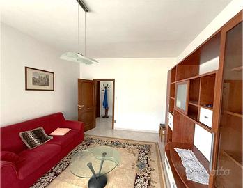 APPARTAMENTO DAGLI AMPI SPAZI e SUPER PANORAMICO