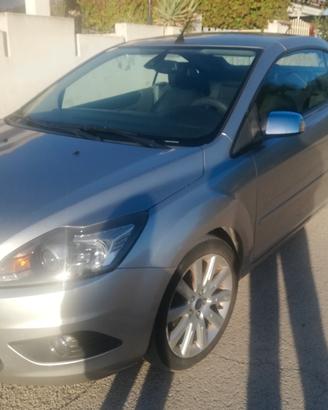 Ford Focus cabriolet.