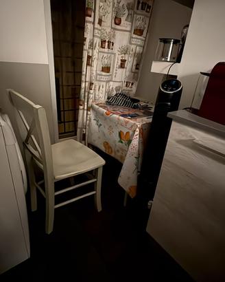 Sedia di cuccina bianca
