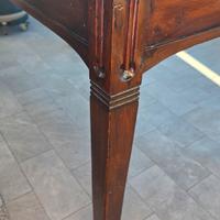 Tavolo in noce fine 800