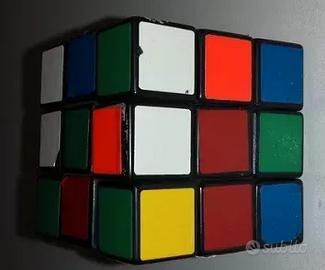 Il cubo di rubik. Usato. Consegna a mano, Bologna
