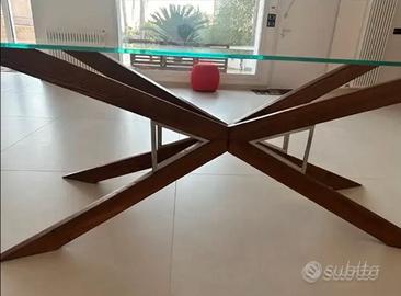 Tavolo  vetro e legno.