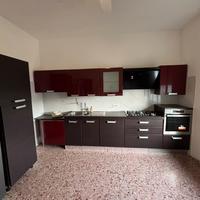 Cucina modulabile nuova con elettrodomestici