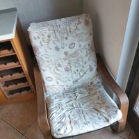 poltrona IKEA modello POÄNG con una fodera