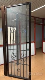 Inferriata per porta con serratura e zanzariera
