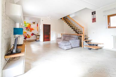 CASA SEMINDIPENDENTE A L'AQUILA