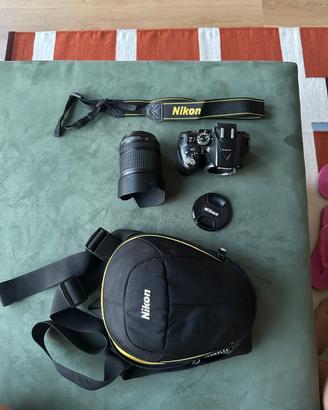 Nikon  D5300 + Nikkor 18-105mm VR, kit completo.