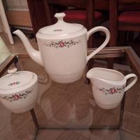 Caffettiera lattiera e zuccheriera in Porcellana t