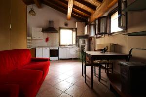 MONOLOCALE A LUZZARA