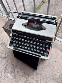 Macchina da scrivere Triumph Tippa de luxe