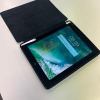 I pad Ipad 4  quarta generazione con cover