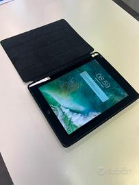 I pad Ipad 4  quarta generazione con cover